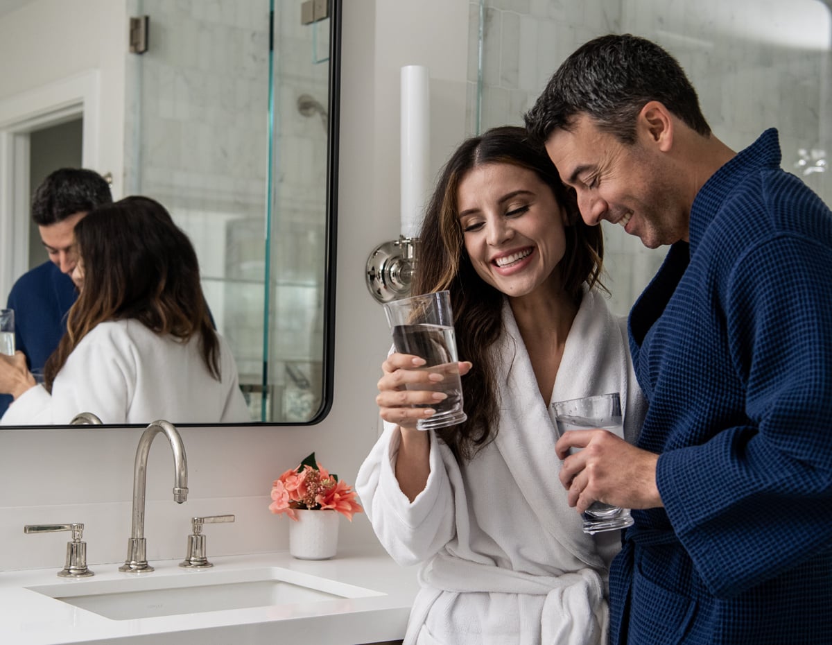 Courtney-Rob-WaterGlass-Bathroom