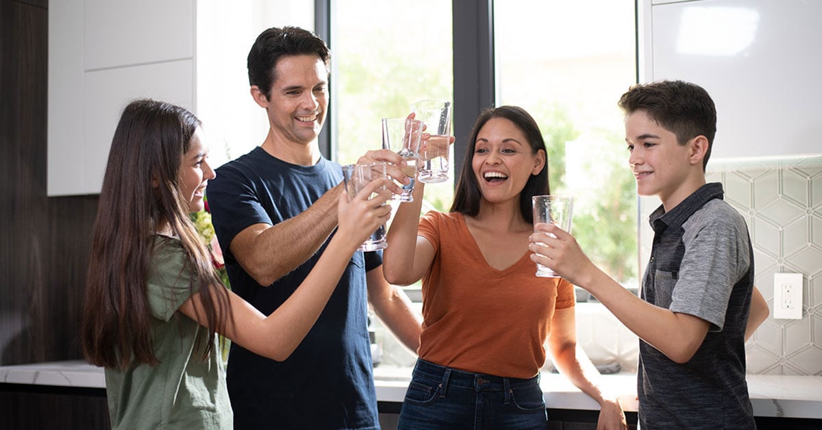 Family-Drinking-Water-5