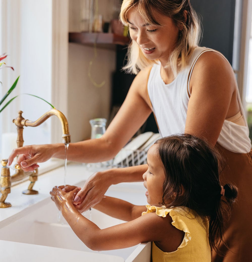 Mom-Daughter-Washing-Hands