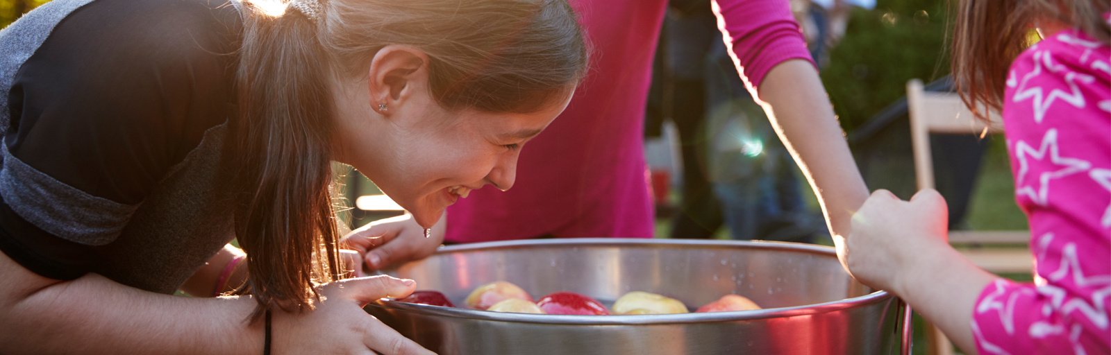Bobbing for Apples is Back!
