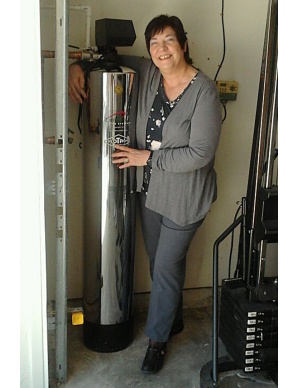 lifesource customer(s) with lifesource water tank