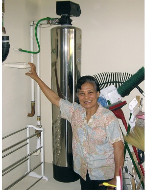 lifesource customer(s) with lifesource water tank