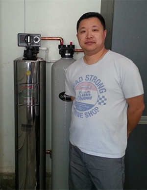 lifesource customer(s) with lifesource water tank