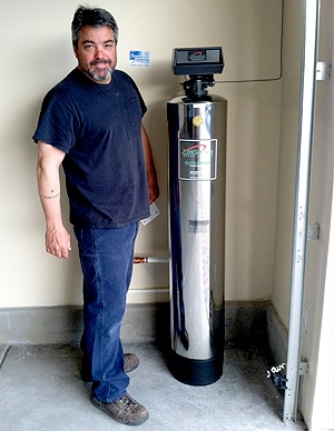 lifesource customer(s) with lifesource water tank