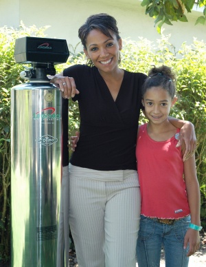 lifesource customer(s) with lifesource water tank