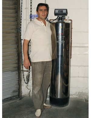 lifesource customer(s) with lifesource water tank